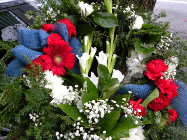 American grown flowers for non toxic veterans wreath