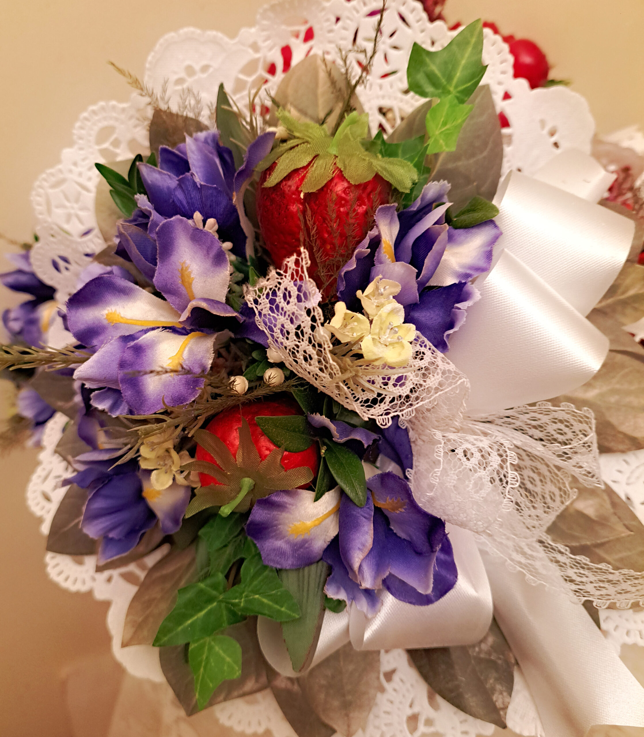 Secret Admirer Bouquet Tussie - Image 5