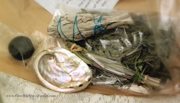 Everything Smudge Bouquet Set - Image 3